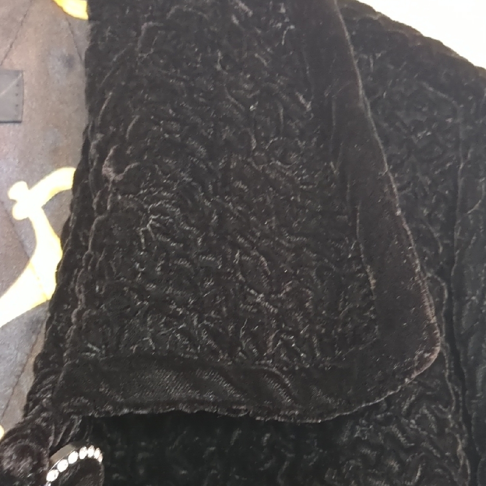Women's Black velvet Coat with Decorative Chain-Print Lining Sz L - Picture 9 of 12